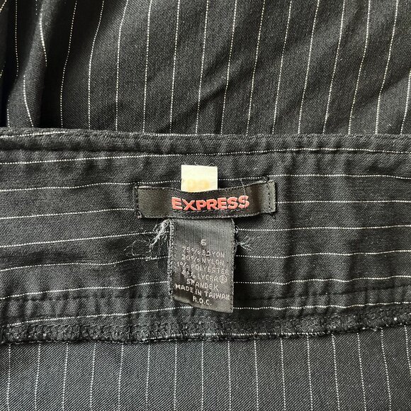 Vintage Express Y2K Black Pin Striped Mini Skirt - Size 6 - Picture 3 of 5